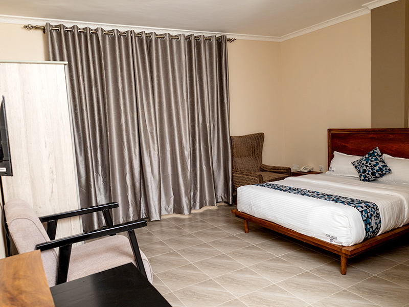 single_room_with_balcony_and_lake_view (11)