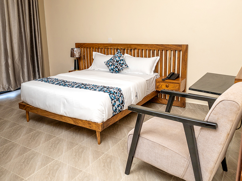 single_room_with_balcony_and_lake_view (12)