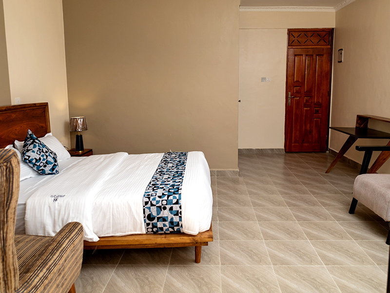 single_room_with_balcony_and_lake_view (9)